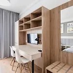 Apartmán W Warszawie Dedykowany Parking Podziemny W Cenie, Wifi, Ac, Blisko Centrum New In Finished To A High Specification Fitted Out To A High Standard On The 7th Floor, Wifi, Underground Parking Price Included *