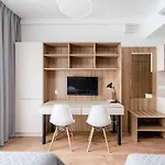 W Warszawie Dedykowany Parking Podziemny W Cenie, Wifi, Ac, Blisko Centrum New In Finished To A High Specification Fitted Out To A High Standard On The 7th Floor, Wifi, Underground Parking Price Included وارسو