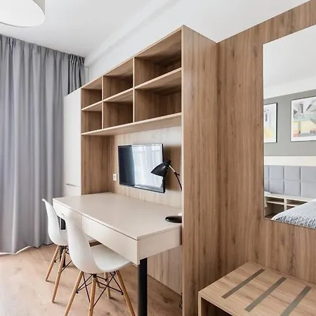 Apartamento W Warszawie Dedykowany Parking Podziemny W Cenie, Wifi, Ac, Blisko Centrum New In Finished To A High Specification Fitted Out To A High Standard On The 7th Floor, Wifi, Underground Parking Price Included *