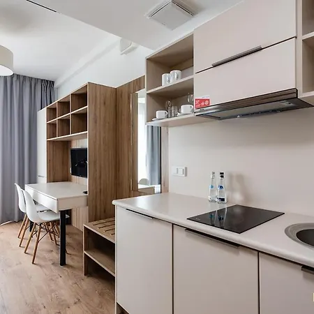 Apartamento W Warszawie Dedykowany Parking Podziemny W Cenie, Wifi, Ac, Blisko Centrum New In Finished To A High Specification Fitted Out To A High Standard On The 7th Floor, Wifi, Underground Parking Price Included Varsóvia