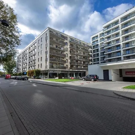 W Warszawie Dedykowany Parking Podziemny W Cenie, Wifi, Ac, Blisko Centrum New In Finished To A High Specification Fitted Out To A High Standard On The 7th Floor, Wifi, Underground Parking Price Included * Varšava