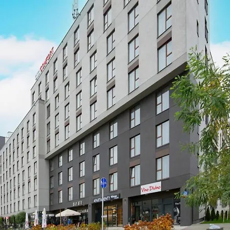 Apartmán W Warszawie Dedykowany Parking Podziemny W Cenie, Wifi, Ac, Blisko Centrum New In Finished To A High Specification Fitted Out To A High Standard On The 7th Floor, Wifi, Underground Parking Price Included Varšava