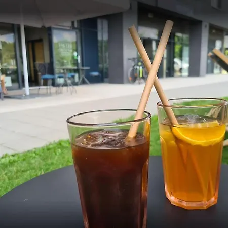 Apartamento W Warszawie Dedykowany Parking Podziemny W Cenie, Wifi, Ac, Blisko Centrum New In Finished To A High Specification Fitted Out To A High Standard On The 7th Floor, Wifi, Underground Parking Price Included Varsóvia