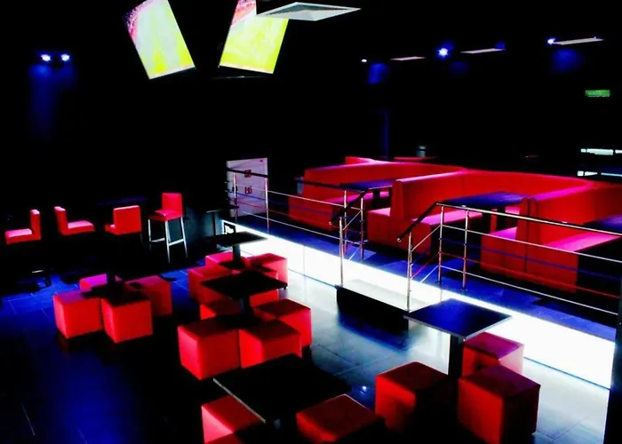 W Warszawie Dedykowany Parking Podziemny W Cenie, Wifi, Ac, Blisko Centrum New In Finished To A High Specification Fitted Out To A High Standard On The 7th Floor, Wifi, Underground Parking Price Included شقة *