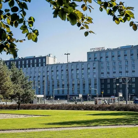 W Warszawie Dedykowany Parking Podziemny W Cenie, Wifi, Ac, Blisko Centrum New In Finished To A High Specification Fitted Out To A High Standard On The 7th Floor, Wifi, Underground Parking Price Included Βαρσοβία